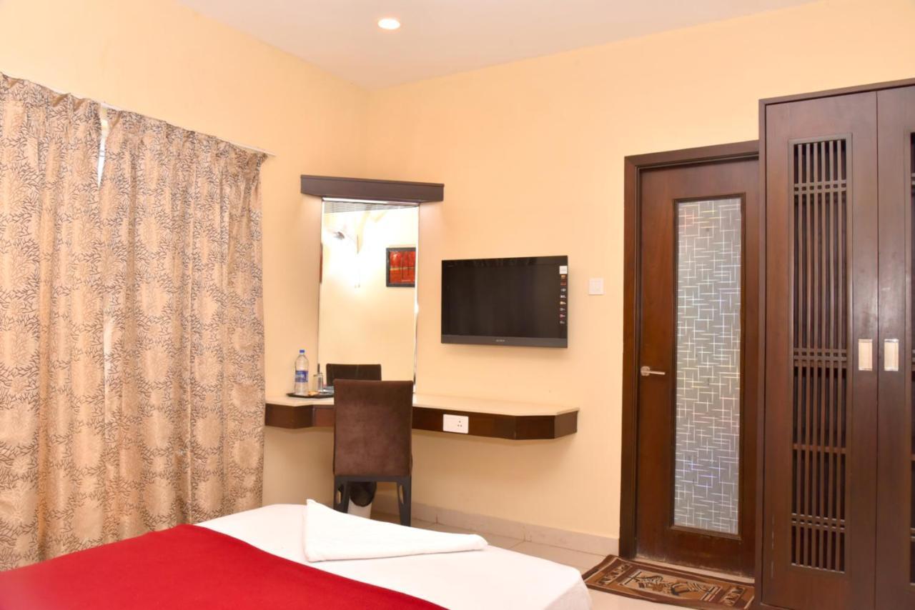 The Grand Park Hotel Chidambaram Exterior photo